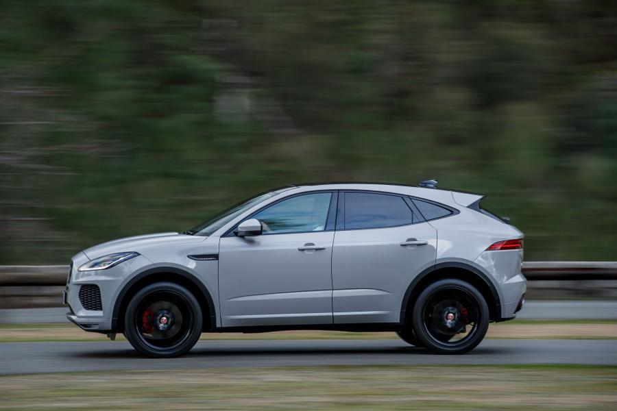  Jaguar E-Pace P300 AWD R-Dynamic 2017 года  (WW) (фото 38 из 40)